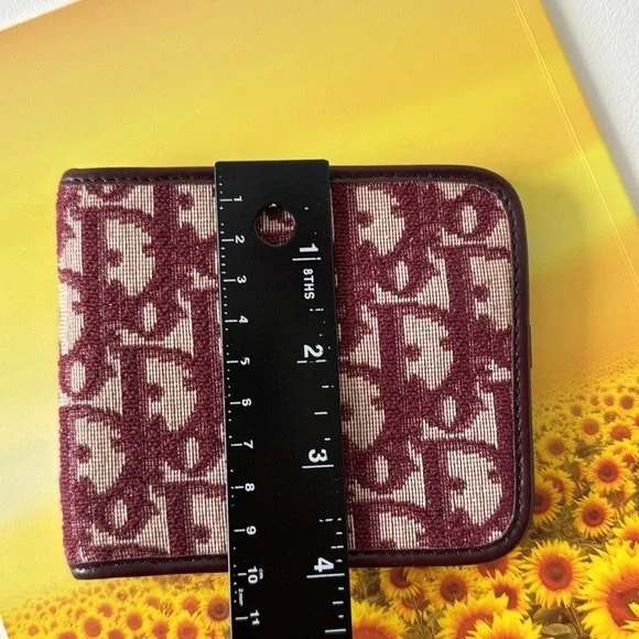 Red - Picture 11 of 12